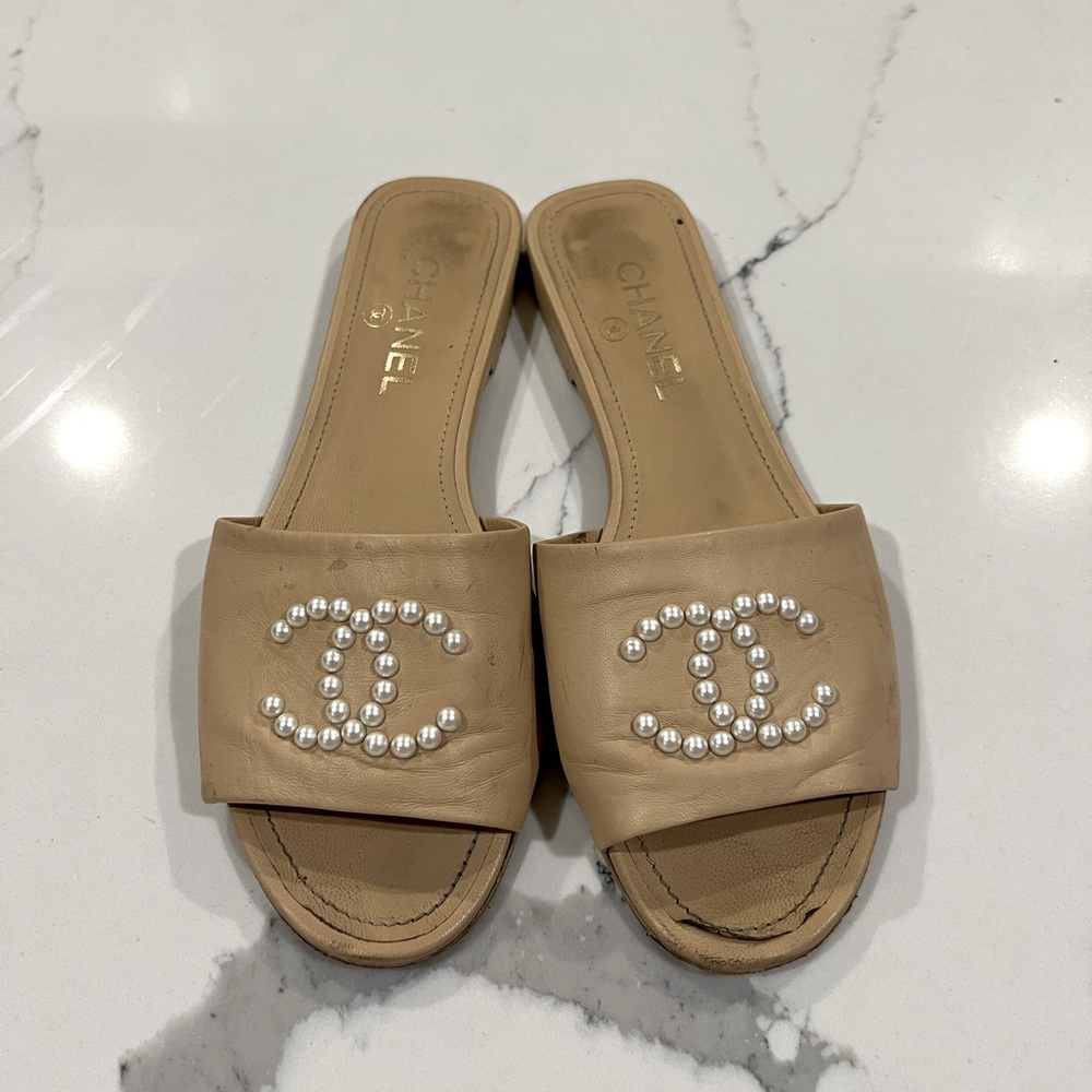 CHANEL SANDALS W SIZE 9.5